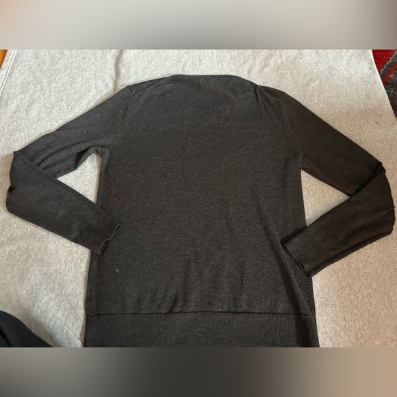 Old Navy Dark Grey V Neck Long Sleeve Sweater Small - Picture 7 of 7